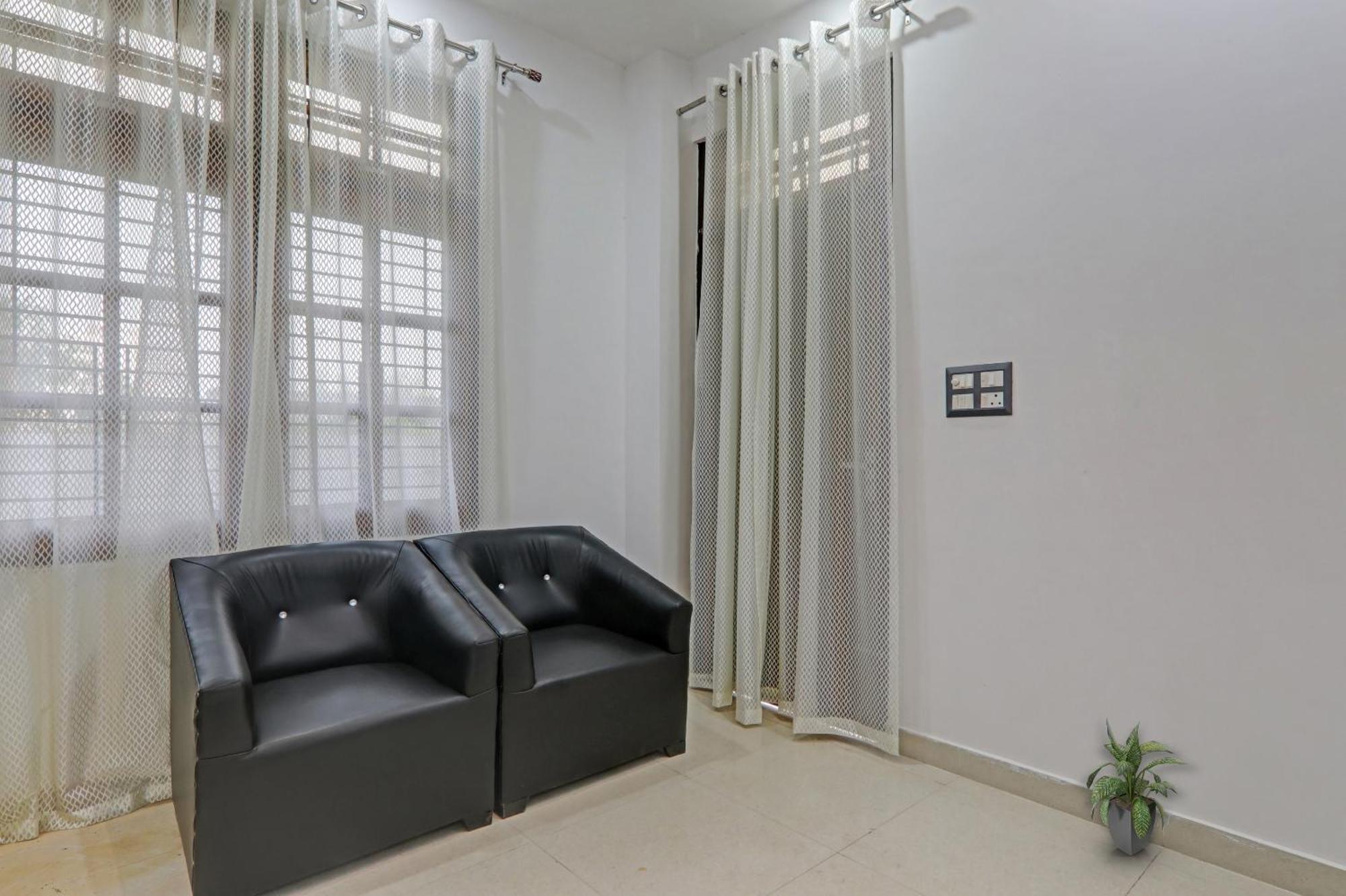 Townhouse Relax Inn Chinhat Extérieur photo