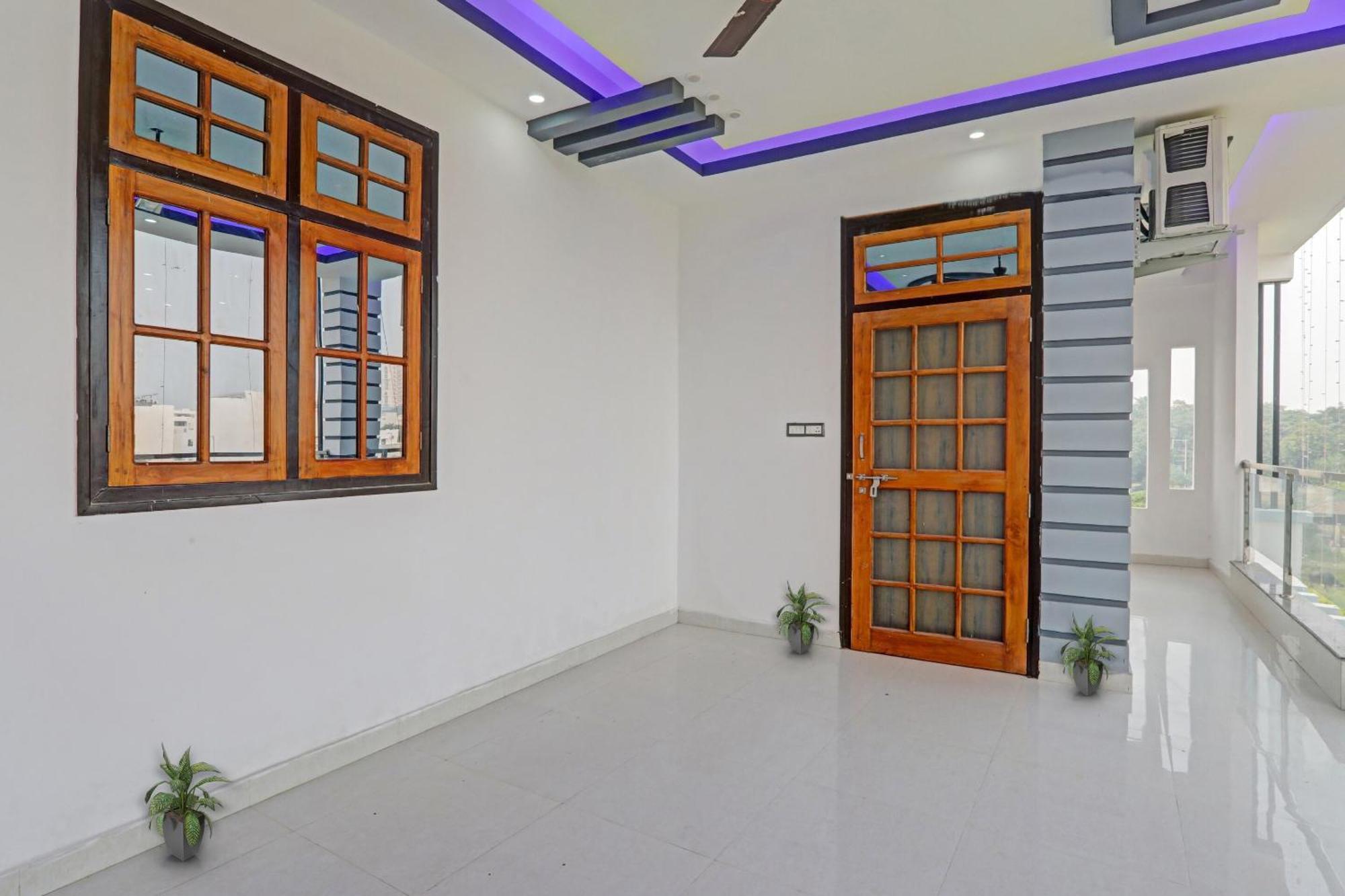 Townhouse Relax Inn Chinhat Extérieur photo